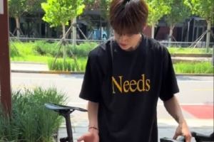 放松！杨力维中秋夜骑：中秋节快乐 假期也不能偷懒