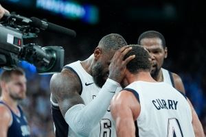 杨毅：库里搭杜兰特比库里搭詹姆斯厉害 老詹得打有球&库里变投手