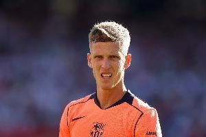 阿斯：巴萨对奥尔莫国家队受伤非常愤怒，为何赫伊森能提前回皇马