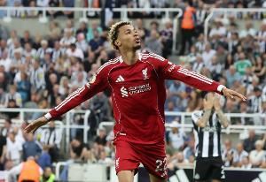 格伦-约翰逊：伊萨克和埃基蒂克可以在首发共存，他们完全不同