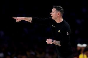 雷迪克：我们既能坚持既定防守原则 也具备临场应变能力