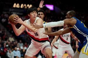 刘维伟：科尔明显就是要针对杨瀚森 他面对库里这种投手还是被动