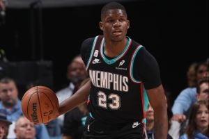 莫兰特：这是我在训练营看到的科沃德 一直在等他打出这样表现