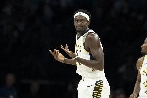 西亚卡姆上半场13中8得16分4板1助1断1帽 三分3中0确实不准