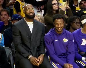 徐静雨：布朗尼涨球肉眼可见 开拓者连败就好了瀚森也可重返轮换图片